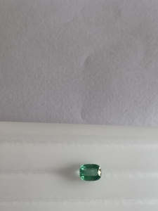 1.36 กะรัต, มรกตธรรมชาติจากแซมเบีย, มรกตทรงคุชชั่นสีเขียว, ขนาด 7.5x5.5x4.5 มม., มรกตเม็ดเดี่ยวสำหรับแหวนและจี้ - Product Image 2