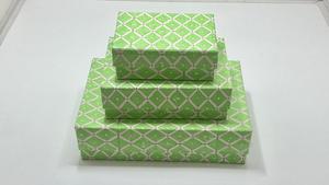 Descubra cajas de regalo con estampado en bloque, con diseños y un aspecto artesanal, para empaques de regalos y ocasiones especiales en todo el mundo. - Product Image 4