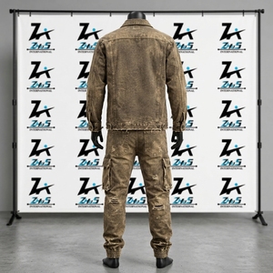 Ensemble de survêtement deux pièces streetwear vintage en jean délavé imprimé, avec veste et pantalon cargo, respirant et imperméable - Product Image 2