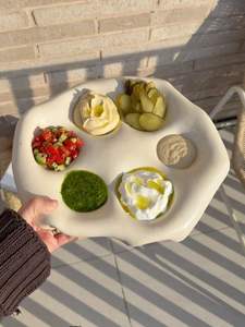 Plato de Cerámica Amarillo Hecho a Mano de Calidad de Exportación, Diseño Floral Tradicional, Vajilla Artesanal Pulida y Duradera - Product Image 4