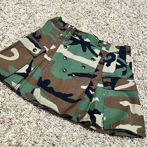 Kilt écossais camouflage utilitaire avec poches cargo et rabats à pression, style rock punk, jupe 2026 - Product Image 1