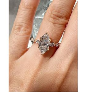 Anillo de Diamante Cultivado en Laboratorio con Corte Marquesa, Chapado en Oro de 14K, Garras de Oro de 18K, Certificado IGI, Ajustable, Joyería de Lujo para Boda o Compromiso - Product Image 4