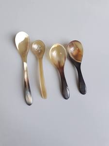 Las cucharas de cuerno de búfalo natural más vendidas del año 2026, comúnmente utilizadas para comer caviar, servir ensaladas y degustar platos finos. - Product Image 5