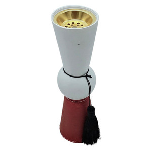 Brûle-encens élégant blanc et marron avec base en cuir, accent sphérique, bol intérieur doré et pompon noir décoratif - Product Image 2