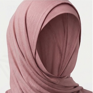 Hijab en Chiffon de Soie de Haute Qualité avec Tissu Respirant Effet Plume pour Femmes Musulmanes – Idéal au Quotidien et en Hiver - Product Image 5