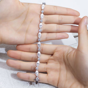 กำไลข้อมือเพชรโมอิสซาไนต์ทรงผสมแบบลูกแพร์และทรงกลมต่อชิ้น กำไลเทนนิสทองคำสำหรับเธอ - Product Image 5