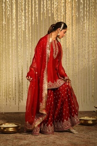 NOUVEAU SALWAR KAMEEZ DE CRÉATION POUR FEMMES, VÊTEMENT DE SOIRÉE AVEC DUPPATA FANCY, BRODERIE RICHE EN SOIE CHINON, STYLE MODERNE, TOUTES SAISONS - Product Image 3