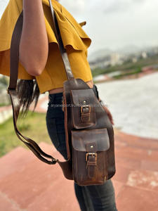 Nuevo estilo hecho a mano de grano completo de cuero Crunch estilo Vintage Unisex Sling Chest Made Unique Triangle Messenger Utility Cross Bags - Product Image 3