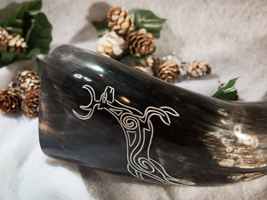 Cornes à boire viking polies, sculptées à la main, en corne de buffle écologique, design animalier nautique unique, FAIZA CRAFT - Product Image 1