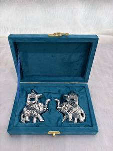 Par de Elefantes Ambabari Plateados en Plata con Caja de Regalo de Lujo - Product Image 4