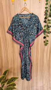 Robe Kaftan en Soie Imprimée Florale Grande Taille pour Femme, Coupe Ample Longue, Style Bohème Décontracté, Cache-Maillot de Plage, Col en V, Manches Courtes, à Pompons - Product Image 2