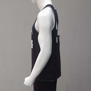 เสื้อบาสเก็ตบอลตาข่ายแบบกำหนดเอง-เสื้อทีมผู้เล่นแบบสั่งทำพิเศษ-ผู้ผลิตชุดกีฬา OEM พร้อมคุณสมบัติป้องกันรังสียูวีและแห้งเร็ว - Product Image 2