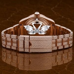 Reloj de Lujo para Hombre con Diamantes Moissanite de Primera Calidad, Reloj de Cuarzo Hip Hop con Incrustaciones Completas y Brillo Intenso, Disponible para la Venta - Product Image 1