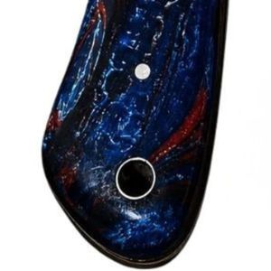 Cuchillo de Caza de Hoja Fija de Damasco con Mango de Resina con Remolinos Azules Profundos y Rojos, Forjado a Mano, para Camping y Supervivencia, OEM - Product Image 5