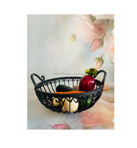 Panier à fruits en fer design pour le rangement du comptoir de la cuisine avec un design rond rustique fait main moderne décoratif et élégant - Product Image 1