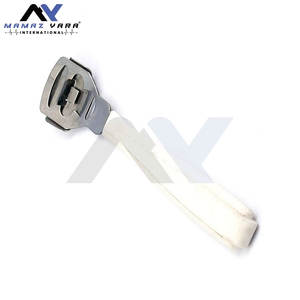 เครื่องมือดูแลเท้า กำจัดหนังด้านและหนังกำพร้าสีขาว พร้อมใบมีดขูดหนังด้าน 10 ใบ ชุดอุปกรณ์ทำเล็บเท้าครบชุดเพื่อผิวเรียบเนียน - Product Image 6