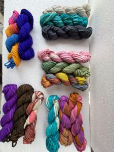 Cintas de Seda Sari Multicolores, Hechas a Mano, Hilo Textil de Seda Reciclada para Joyería, Macramé, Tejido, Crochet y Manualidades - Product Image 3