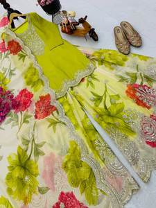 Shree Indian Exports presenta un vestido Anarkali/Salwar Kameez de tela de seda Chinon con bordados elaborados para usar en Eid y el mes de Ramadán. - Product Image 3