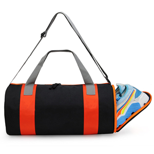 Bolsa de Gimnasio Impermeable con Logotipo Personalizado para Mujeres y Hombres, Bolsa Deportiva con Cierre de Cremallera y Correa de Hombro Ajustable - Product Image 1