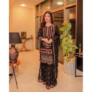 Ensemble de vêtements de fête pour femmes de créateur Top Bottom et Dupatta - Product Image 4