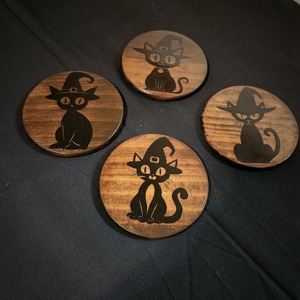 แผ่นรองแก้วไม้รูปแมวสุดพรีเมียม ของตกแต่งบ้านน่ารัก ชุดป้องกันโต๊ะ เหมาะสำหรับกาแฟ ชา และเครื่องดื่ม จากอินเดีย - Product Image 1