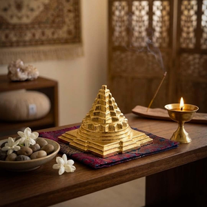Statuette en laiton plaqué or Shri Yantra 3D Meru pour Pooja, statue spirituelle Yantra hindoue pour la méditation, la salle de prière, le temple, la maison - Product Image 6