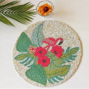 แผ่นรองจานลูกปัดลายดอกไม้แนวชนบทแบบโบฮีเมียนที่มีดอกไม้สีเหลืองและใบไม้สีเขียวบนพื้นหลังสีน้ำตาลเหมาะสำหรับฤดูใบไม้ร่วงหรือเก๋ไก๋กับสิ่งแวดล้อม - Product Image 2