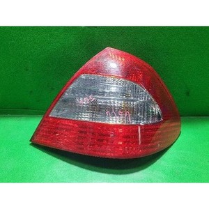 ไฟท้ายฮาโลเจนด้านนอกขวาฝั่งผู้โดยสาร รุ่น E-class รหัส A2118202464 - Product Image 1