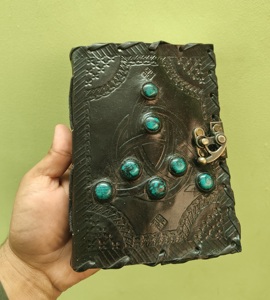 Journal en cuir vintage fait main avec pentagramme et pierres de guérison, cadran à cadenas antique, carnet de notes en cuir artisanal de qualité supérieure, journal occulte - Product Image 3