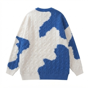 Cardigan en tricot à col rond personnalisé pour femmes, avec logo brodé du blason de la sororité, cinq perles, en laine acrylique douce, col rond - Product Image 2