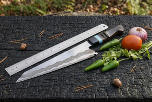 Couteau de Chef Professionnel 2026 LEGACY BLADES Fait Main en Acier à Haute Teneur en Carbone, Manche en Résine, Finition Poli Miroir, Compatible Lave-Vaisselle - Product Image 2