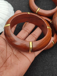 Juego de Pulseras de Madera Natural Hechas a Mano con Acabado Granulado para Mujer, Madera Natural por AFZA ENTERPRISES - Product Image 6