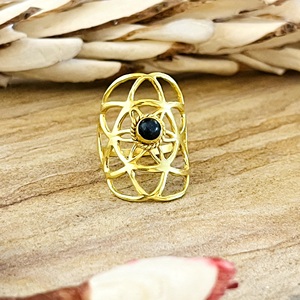 Bague en laiton plaqué or 18 carats pour femme, design bohème tendance, motif géométrique en treillis avec pierres précieuses et onyx noir, style tribal, pour la vente en gros/OEM/ODM - Product Image 1