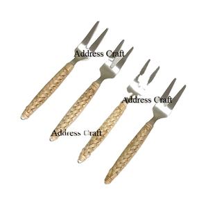 Juego de Tenedores para Fruta de Acero Inoxidable 304 de Primera Calidad/4 con Mango de Madera y Resina, Vajilla Personalizada, Cubiertos para Frutas - Product Image 3