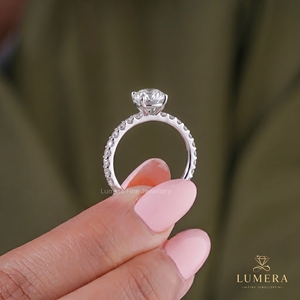 Anillo minimalista de lujo con diamante brillante cultivado en laboratorio, diamante redondo certificado por IGI, micro pavé delicado, anillo de aniversario para mujer. - Product Image 5