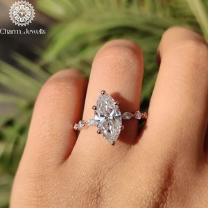 Anillo de Compromiso Charm Jewells con Moissanita Corte Cojín Certificada IGI, Chapado en Oro de 18K, Engaste de Garras, Anillo de Boda Clásico para Mujer, 3g - Product Image 2