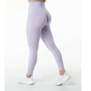 Leggings de Mujer de Cuero Sintético Brillante, Diseño Moderno, Efecto Levanta Glúteos, para Uso Diario, Venta al Por Mayor - Product Image 3