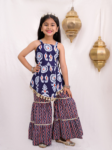 ชุดเสื้อแขนกุดผ้าฝ้ายทอพิมพ์ลายแบบนามธรรม Titrit และกางเกง Sharara - สีฟ้า - Product Image 3