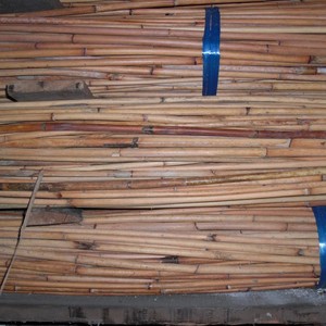 Vente en gros de rotin rouge Tanah ou Pahang 4/7mm 6/9mm, noyau de rotin de 3 à 6 cm, anti-termites, poli, pour meubles d'intérieur et d'extérieur, artisanat - Product Image 1