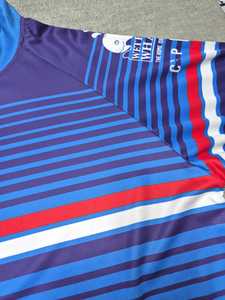 เสื้อเจอร์ซีย์แบบซับลิเมชั่นสั่งทำพิเศษ โลโก้ด้านหน้า โพลีเอสเตอร์ 100% สำหรับการแข่งขันและฝึกซ้อม ระบายอากาศได้ดี แขนสั้น ทรงปกติ เสื้อผ้าสำหรับผู้ใหญ่ - Product Image 2