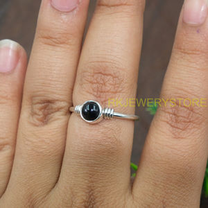 Anillo de Ónix Negro, Anillo de Plata de Ley 925, Anillo con Piedra Negra, Anillos para Mujer, Anillo Minimalista, Joyería de Regalo de Navidad de Ónix Negro - Product Image 4