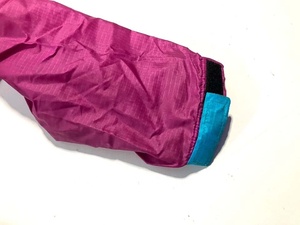 Chaqueta Cortavientos Color Block Rosa y Rojo, Impermeable, Personalizada para Mujer, Unisex, con Media Cremallera, Tipo Anorak - Product Image 3