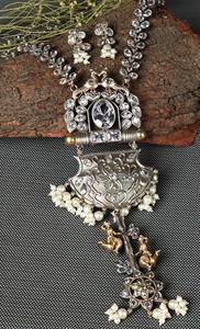 Parure Collier et Boucles d'Oreilles Paon Bicolore en Laiton Plaqué Or, Style Romantique, Pierres de Cristal et Perles, pour Mariage et Fiançailles - Product Image 3