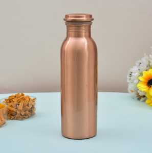 Bouteille d'eau en cuivre, design classique, portable, pour les voyages, avec couvercles et brosse de nettoyage incluses, écologique, cuivre pur ayurvédique - Product Image 5