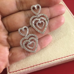 Pendientes Colgantes de Diamantes Redondos en Forma de Corazón para Mujer, 1.75 Cttw, Engaste de Puntas, Uso Diario, Plata de Ley 925, Joyería Moderna - Product Image 4