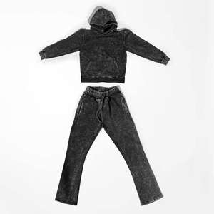 Conjunto Deportivo Retro con Pantalones Anchos y Sudadera con Efecto Desgastado y Pedrería, Personalizable con Logotipo, Unisex, Estilo Urbano - Product Image 3