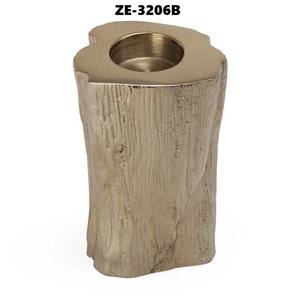 Porte-bougie décoratif en fer de qualité supérieure, design intérieur intemporel et élégant, support à bougie en bois de forme colonne, décoration d'intérieur naturelle - Product Image 1