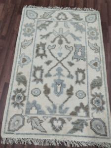 Alfombra Oushak floral verde mate pequeña, anudada a mano, de lana, hecha a mano, de bajo precio. Compre 1 pieza. Alfombra decorativa vintage para sala de estar. - Product Image 4