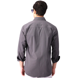 Chemise de travail grise à manches longues pour homme, en coton, infroissable et respirante, avec un look pantalon blanc - Product Image 4