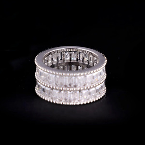 Anillo de Eternidad Ancho con Doble Hilera de Diamantes Moissanite Corte Esmeralda, el Mejor Regalo de Aniversario para Esposa, Joyería de Plata Esterlina 925 - Product Image 6